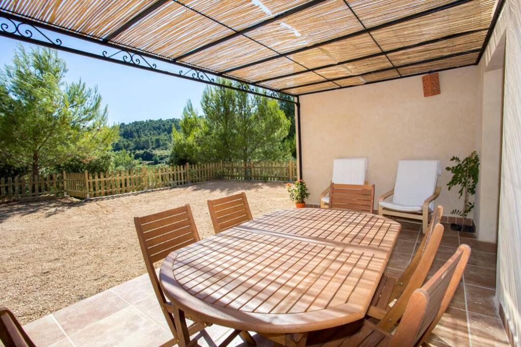 Villa L'Arbre A Soleil Aigues-Vives  Exterior foto